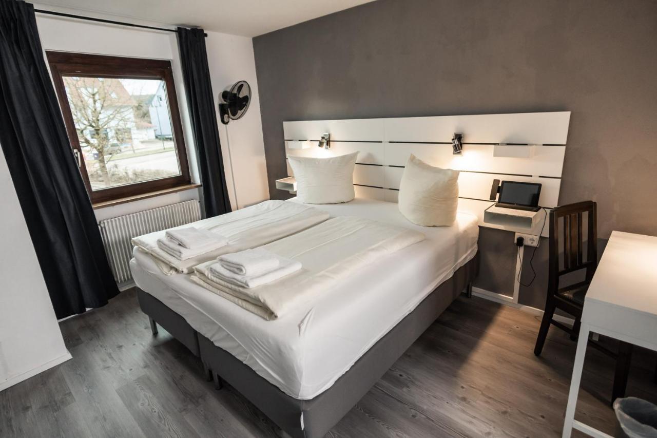 Hotel Scharfes Eck Mühlacker Buitenkant foto