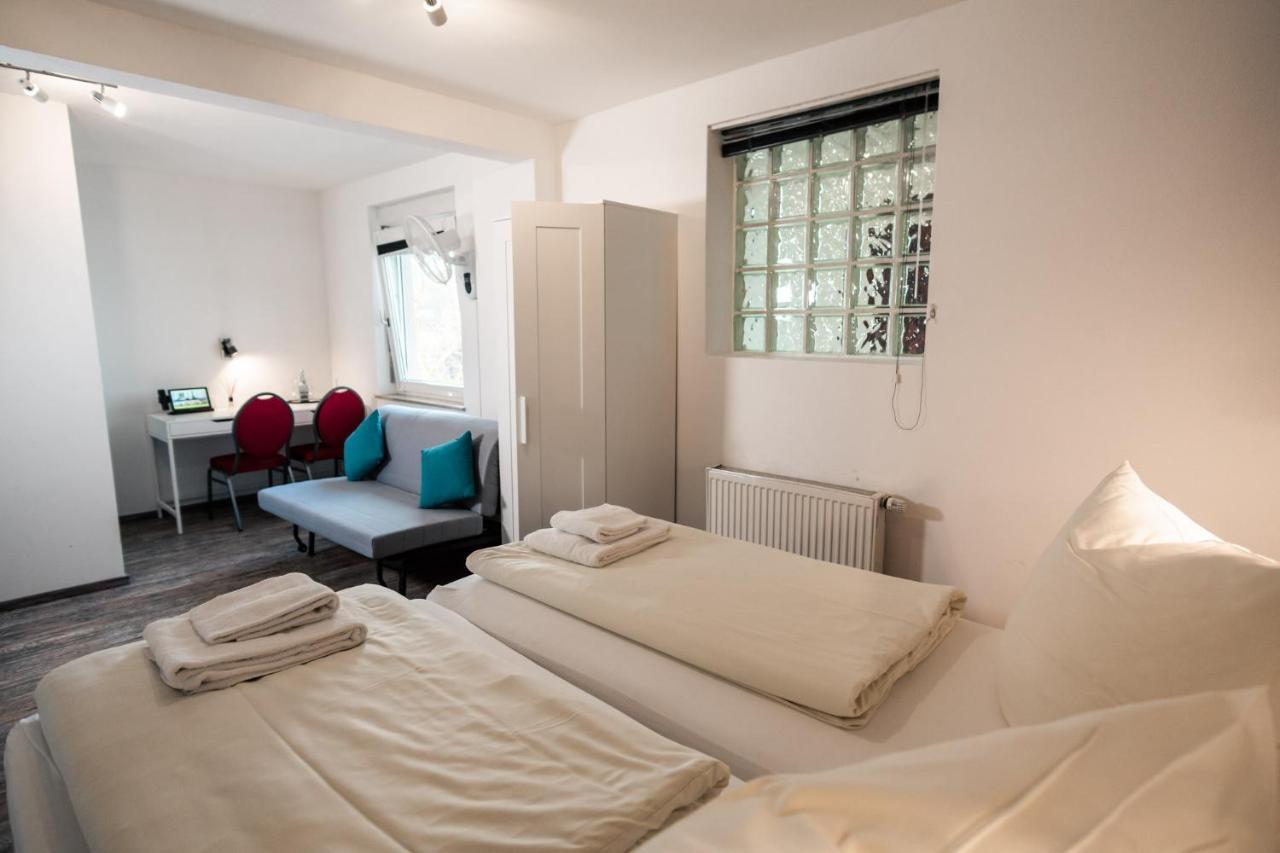 Hotel Scharfes Eck Mühlacker Buitenkant foto